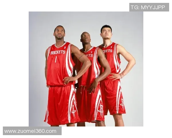 姚明如何从篮球新星成长为国际巨星的辉煌职业生涯回顾