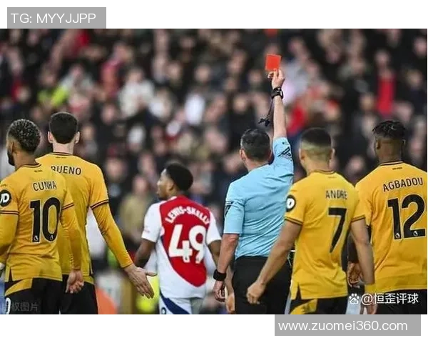 意甲激战：里昂险胜阿森纳4-3神扑引发争议判罚全场沸腾